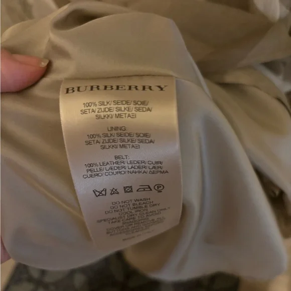 Burberry London- Beige Checkered-100 silk dress! 8 perfect dress - Picture 3 of 7